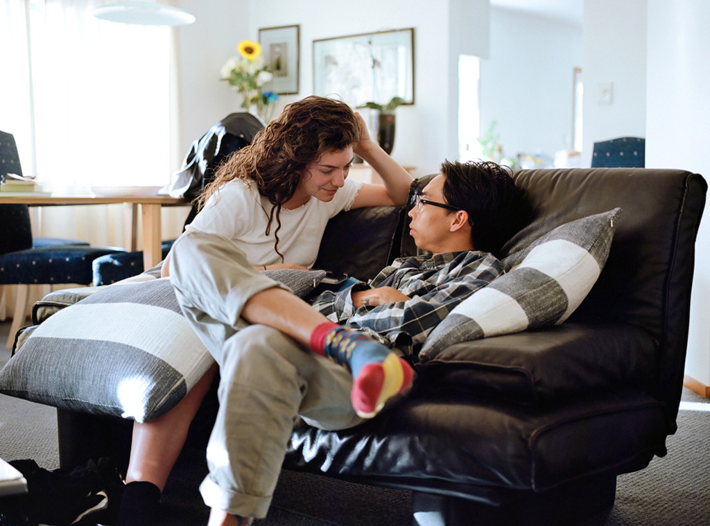 Exclusive Lorde Cozies Up To Boyfriend James Lowe E Online